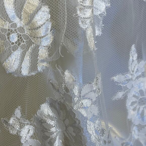 Allure Bridal Style 9068 Mermaid Style Sheer Back Lace Gown Ivory Size 4 - Picture 7 of 11